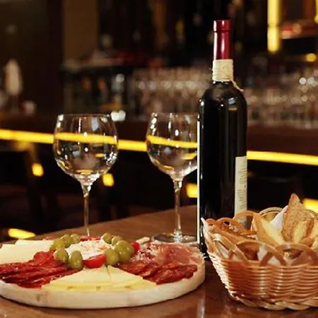 Hotel Marmara Place Old