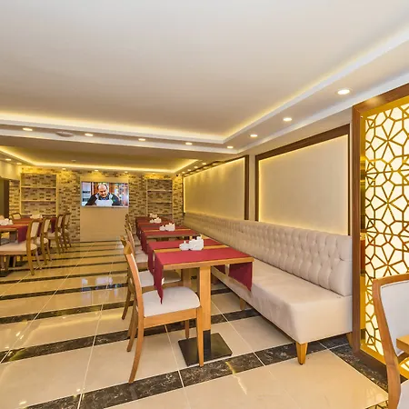 Marmara Place Old Hotel 4*