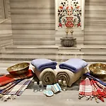 Marmara Place Old Hotel Istanboel